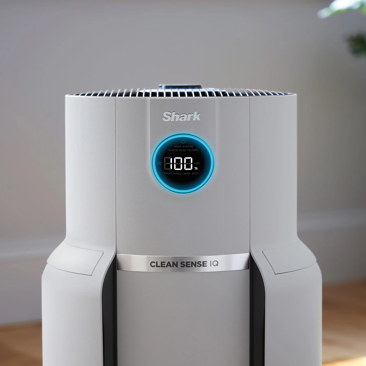 Shark-R-HP300UK-InUse-LivingRoom-UI-Detail-100